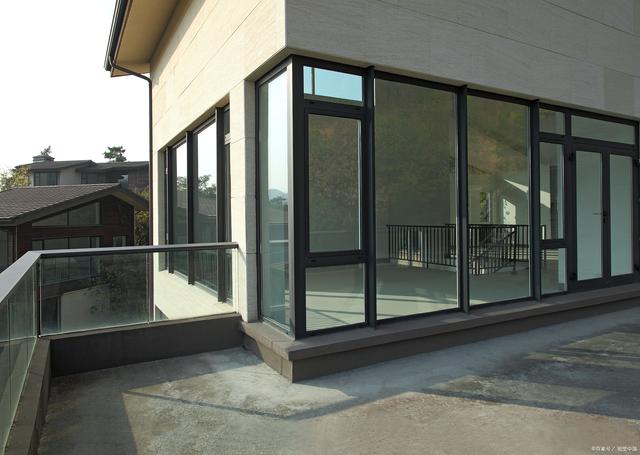 aluminum doors and Windows